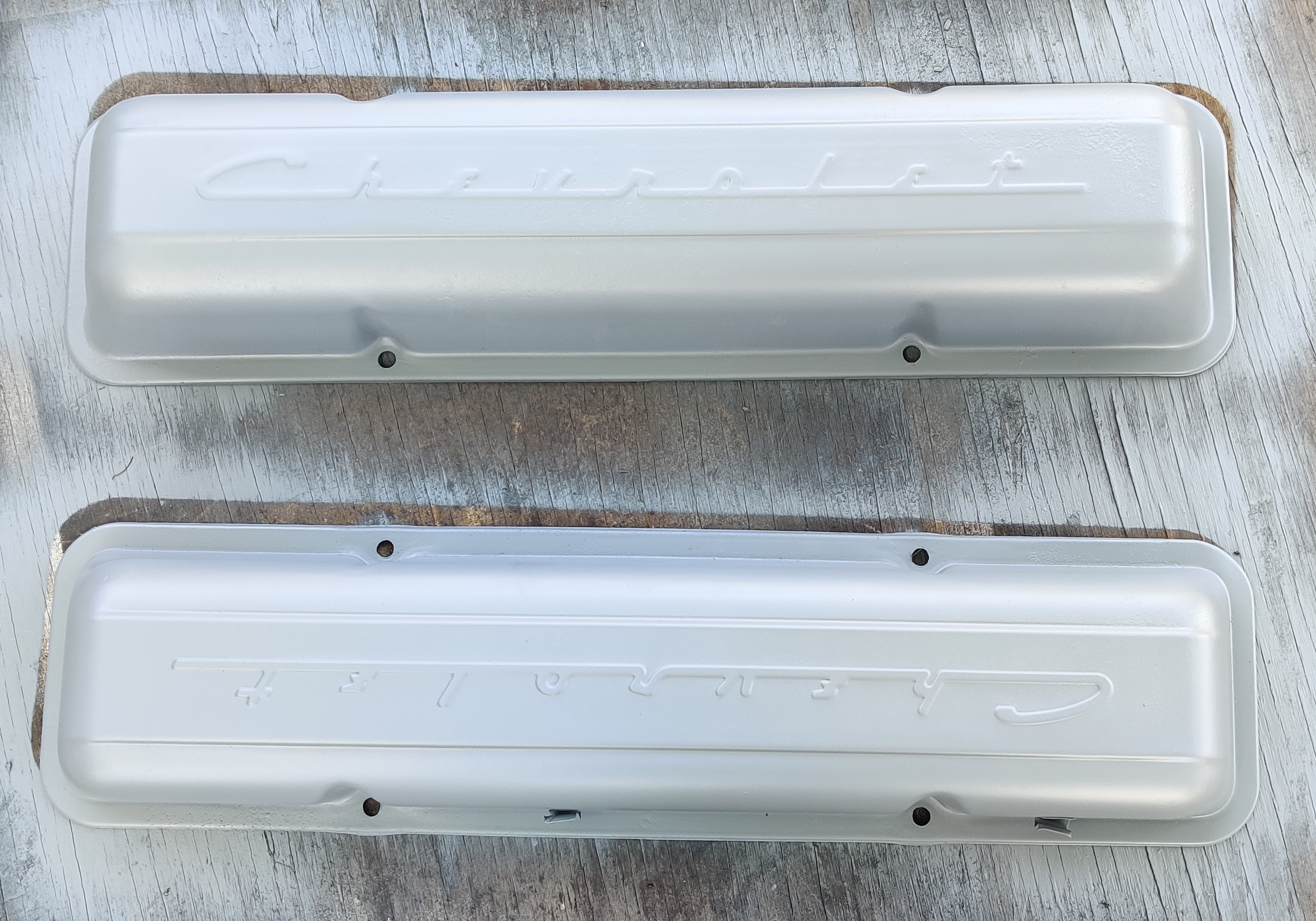Valve covers after priming